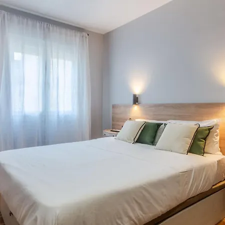 Victoria Lux 100 *